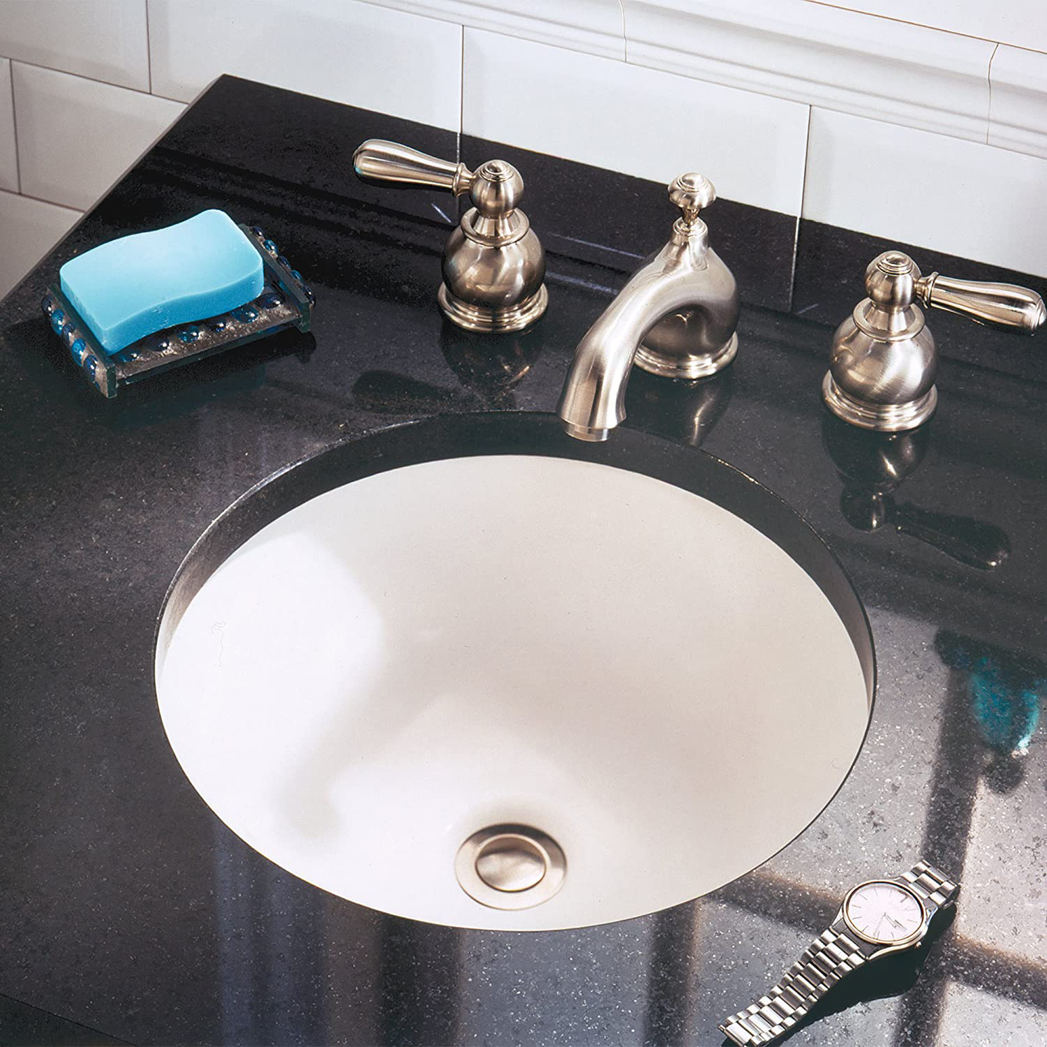 عالية الجودة الحمام جولة السيراميك حوض غسيل بسيط OEM بالوعة الحمام Undermount
